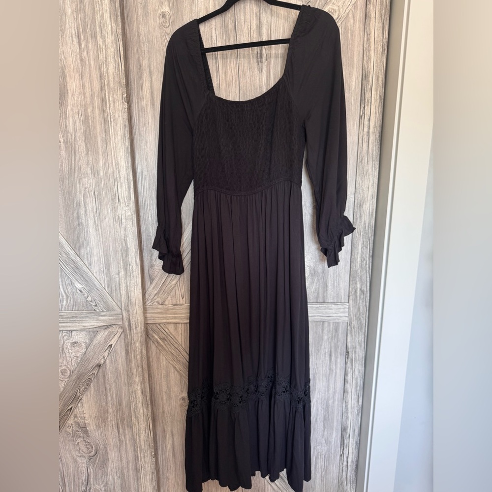 Long Sleeve Country Chic Dress with Lace Detail